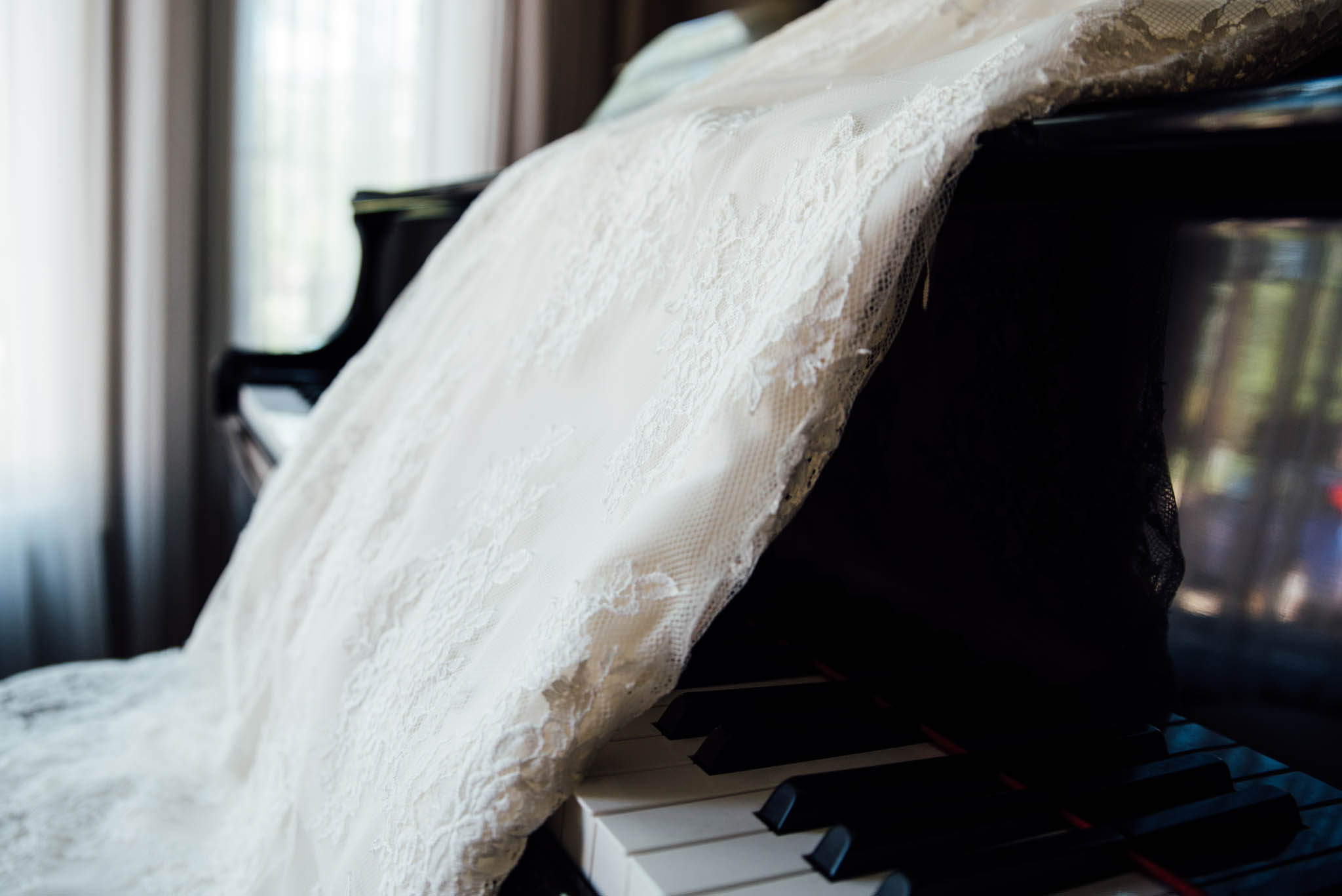 Peter-Bendevis-Photography-Joe-Chantelle-Backyard-Farm-Wedding-Kitchener1