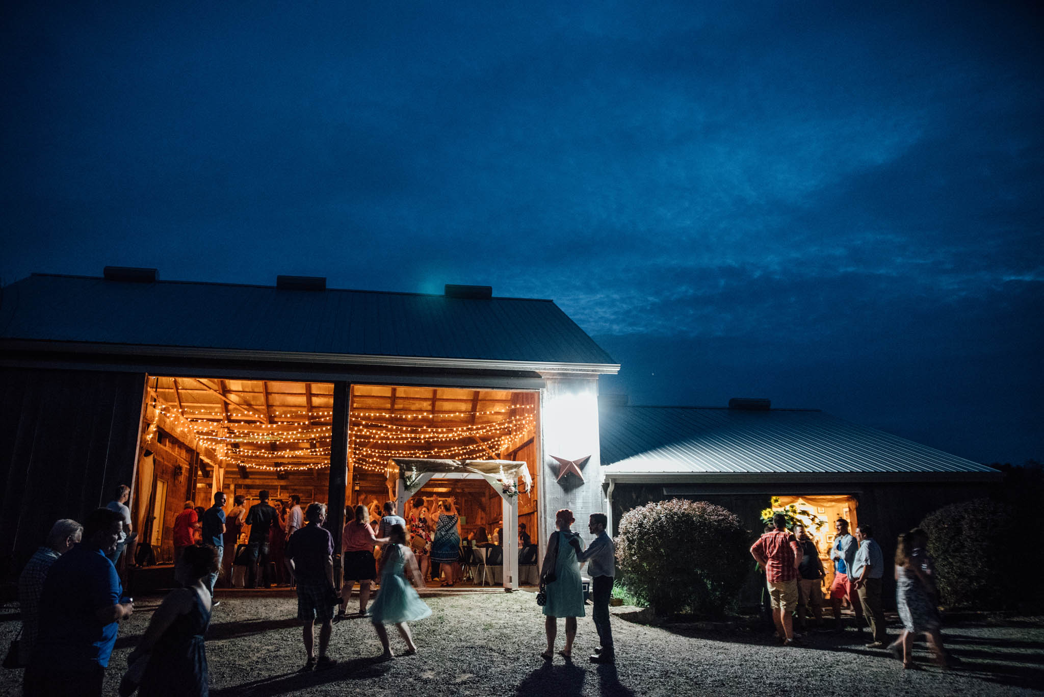Peter-Bendevis-Photography-Joe-Chantelle-Backyard-Farm-Wedding-Kitchener29