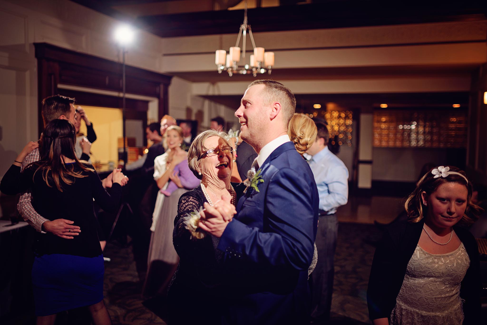 Peter-Bendevis-Photography-Peter-Kaley-Elm-Hurst-Inn-Spa-Winter-Wedding40
